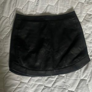 Black like new pleather skirt BCBG size small